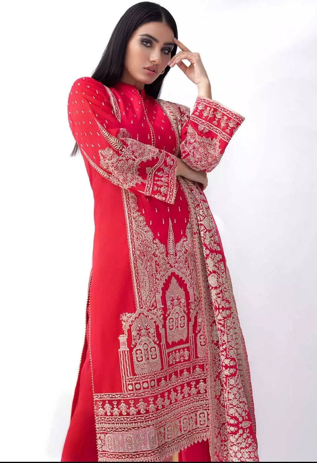 img_gul_ahmed_luxury_collection_2021_awwal_boutique