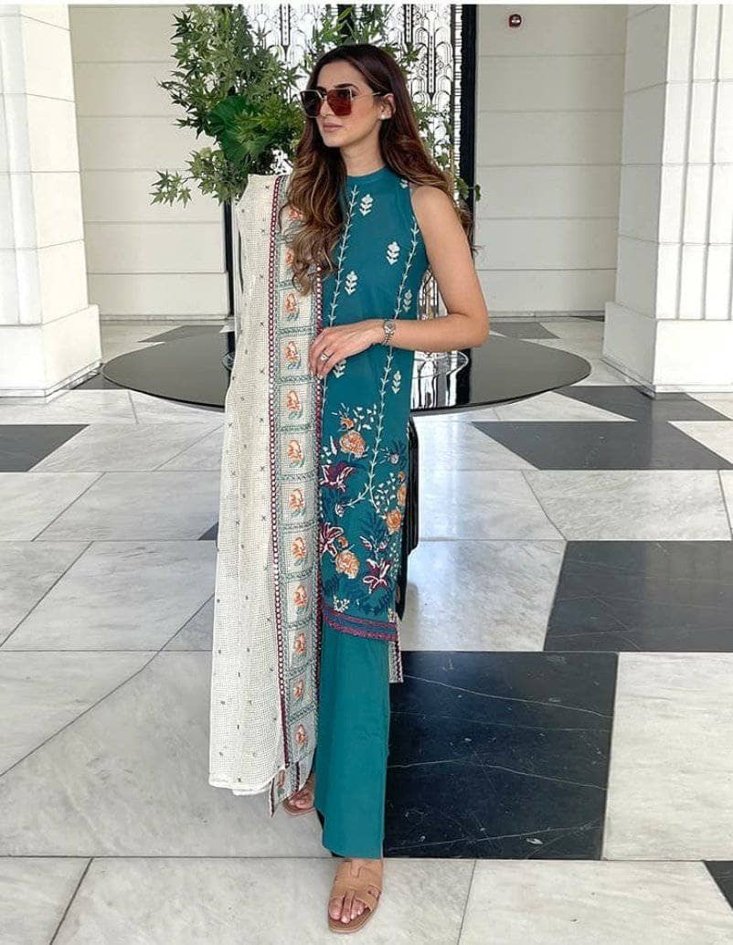 img_cross_stitch_eid_lawn_2021_awwal_boutique