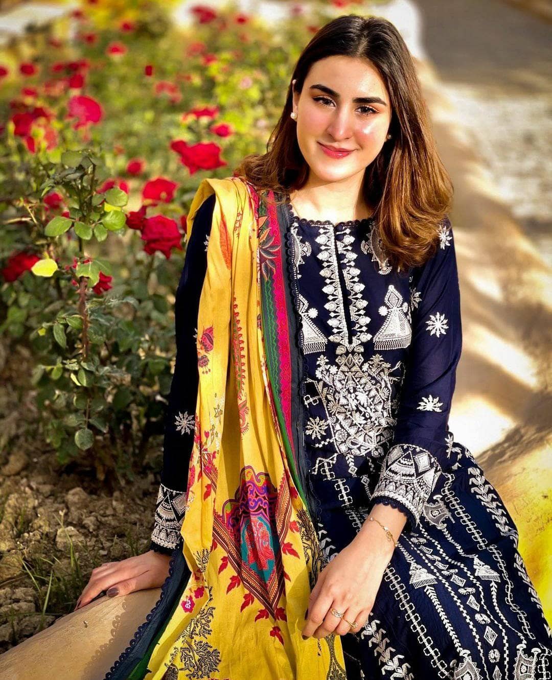 img_spotted_in_zaha_lawn_2021_awwal_boutique