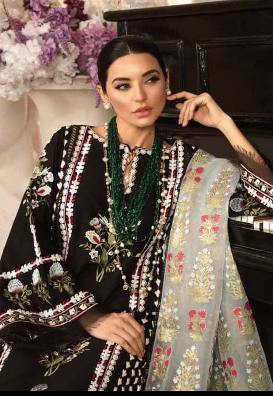 img_crimson_lawn_by_saira_shakira_2021_awwal_boutique