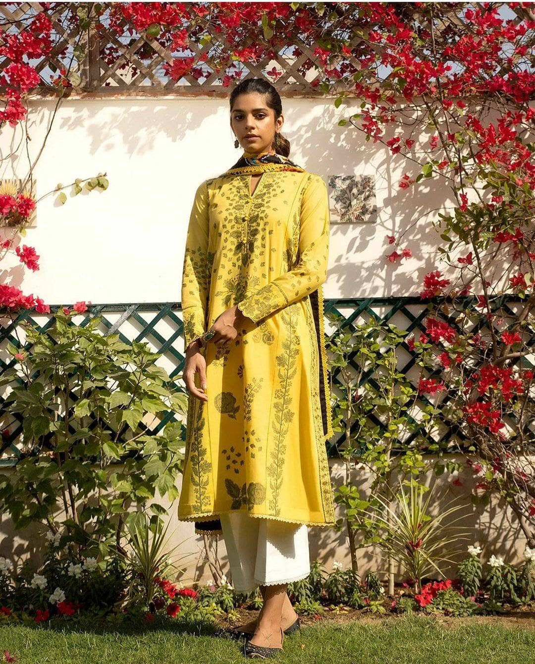 img_zaha_lawn_2021_awwal_boutique