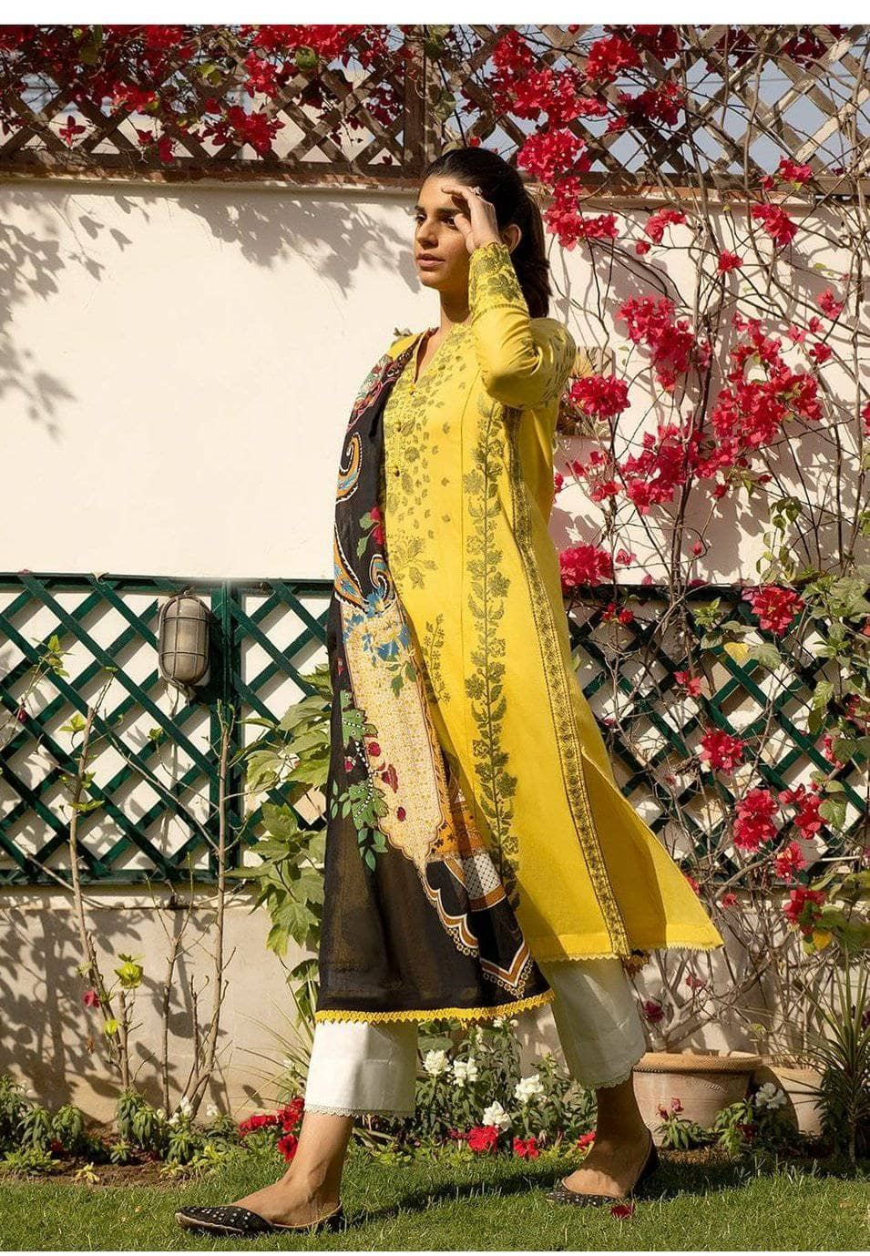 img_zaha_lawn_2021_awwal_boutique