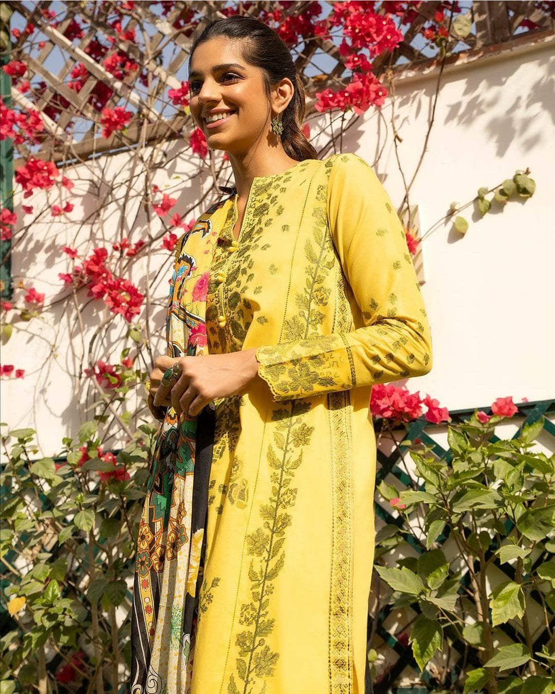 img_zaha_lawn_2021_awwal_boutique