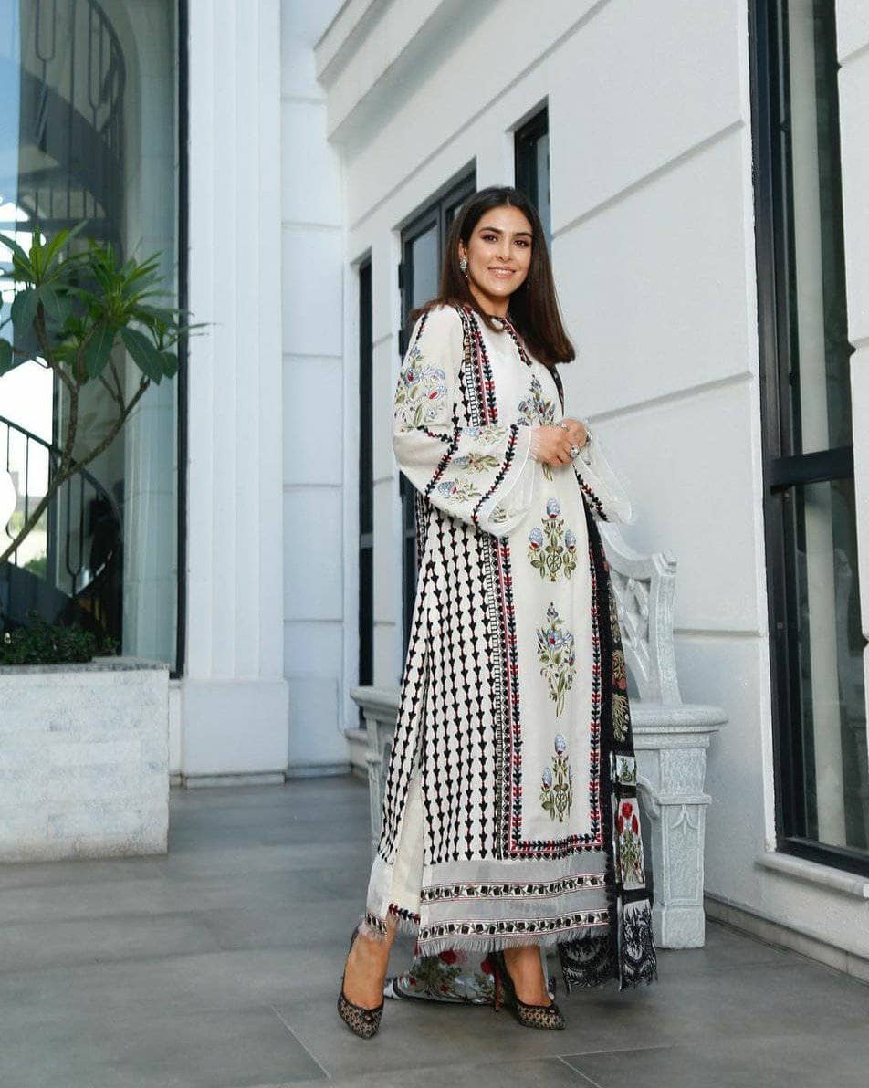 img_crimson_lawn_by_saira_shakira_2021_awwal_boutique