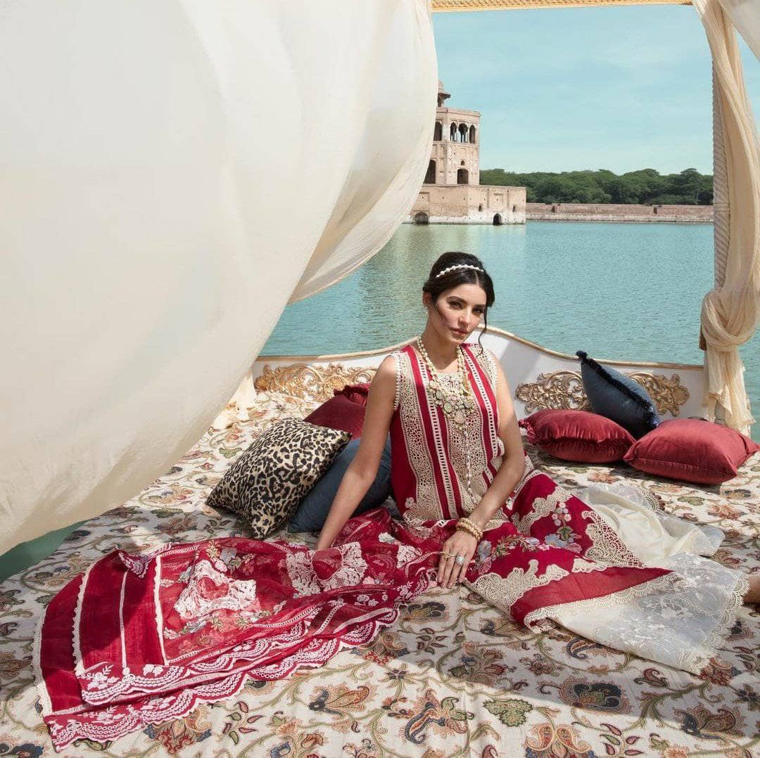img_crimson_lawn_by_saira_shakira_awwal_boutique