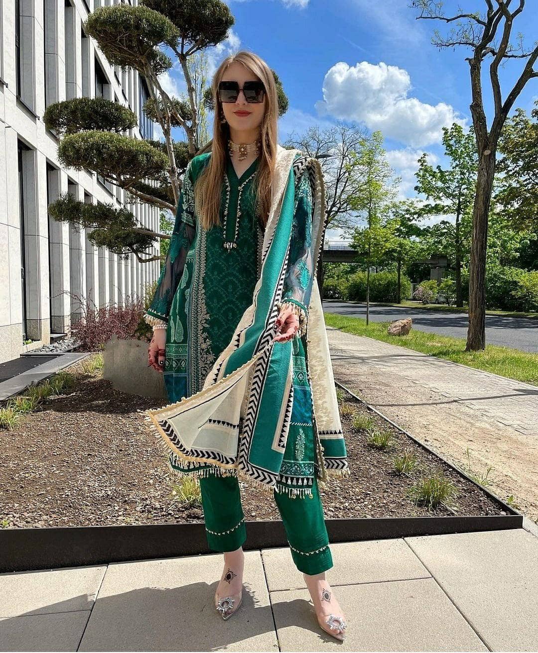 img_maria_b_lawn_2021_awwal_boutique