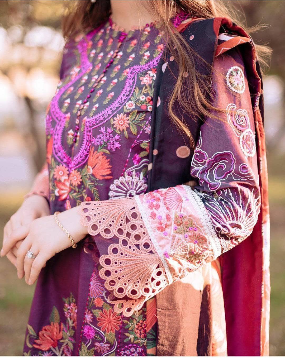 img_maryam_hussain_luxury_lawn_2021_awwal_boutique