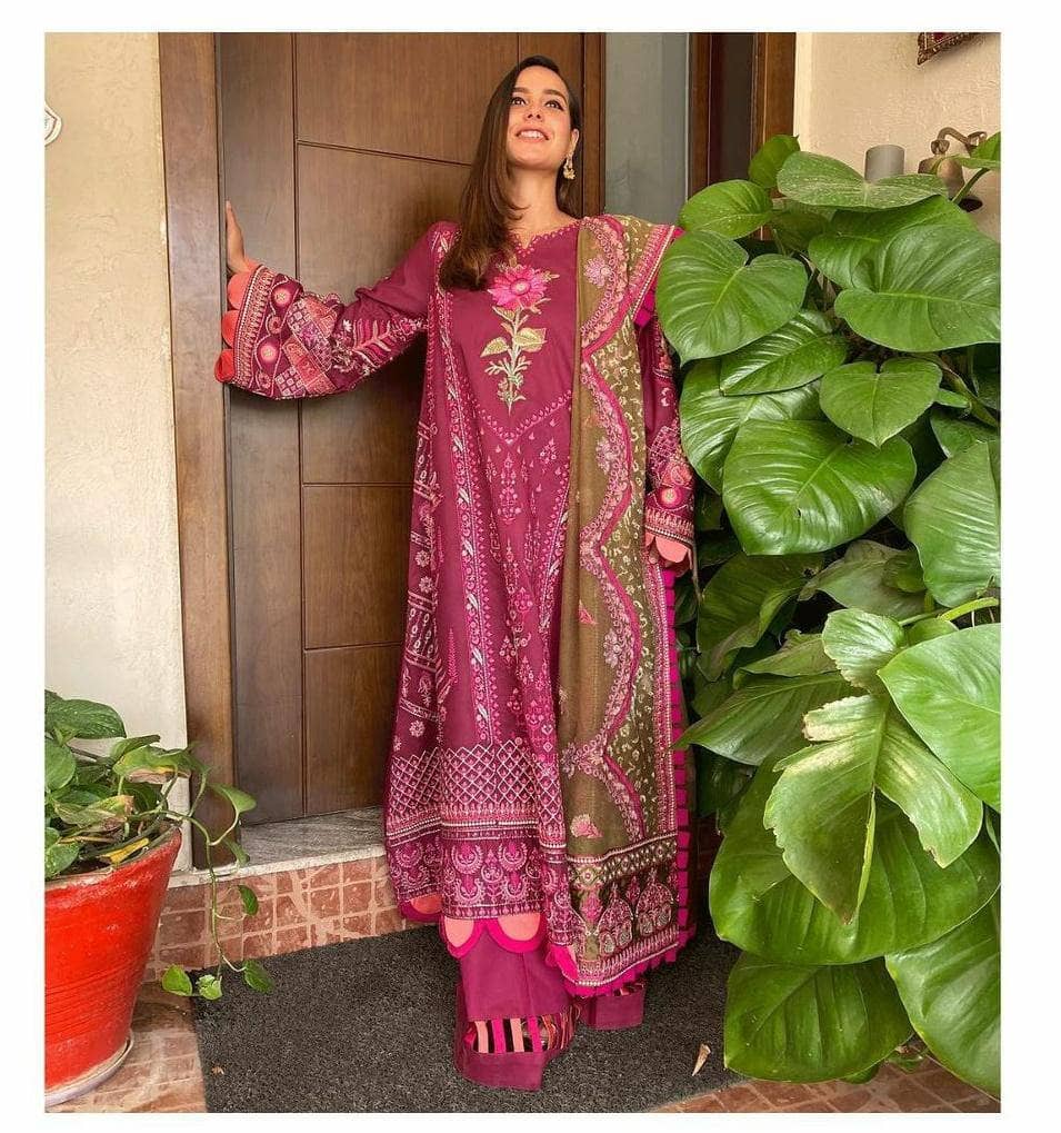 img_maryam_hussain_luxury_lawn_2021_awwal_boutique