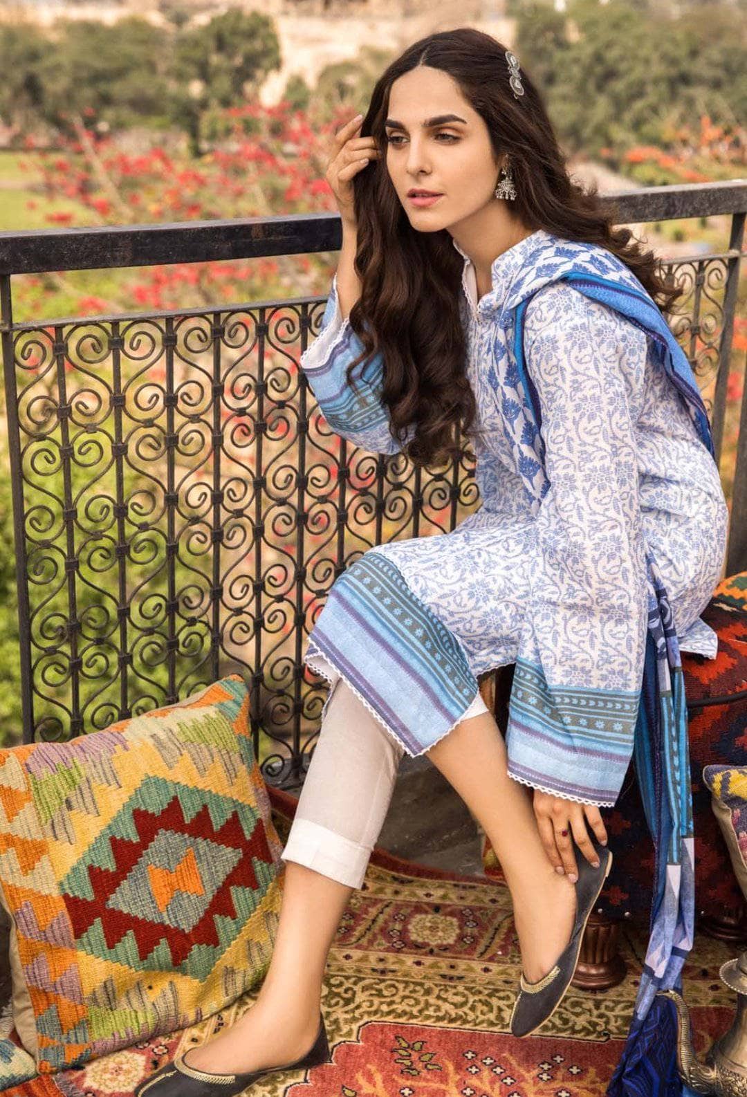 img_gul_ahmed_summer_premium_lawn_collection_awwal_boutique