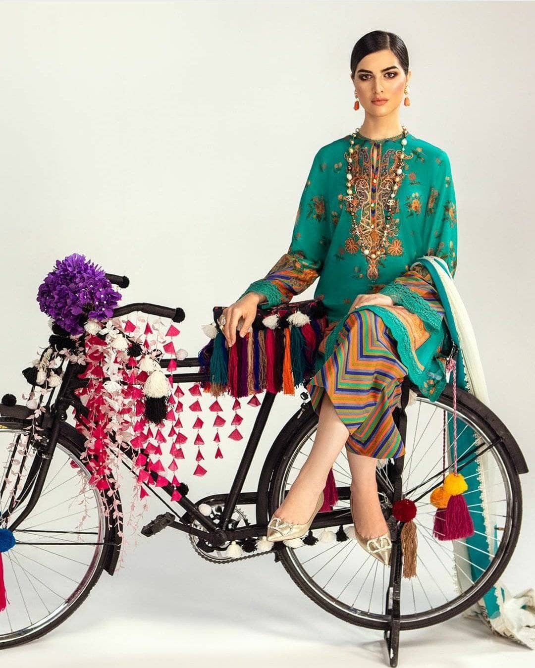 img_sana_safinaz_mahay_lawn_2021_awwal_boutique