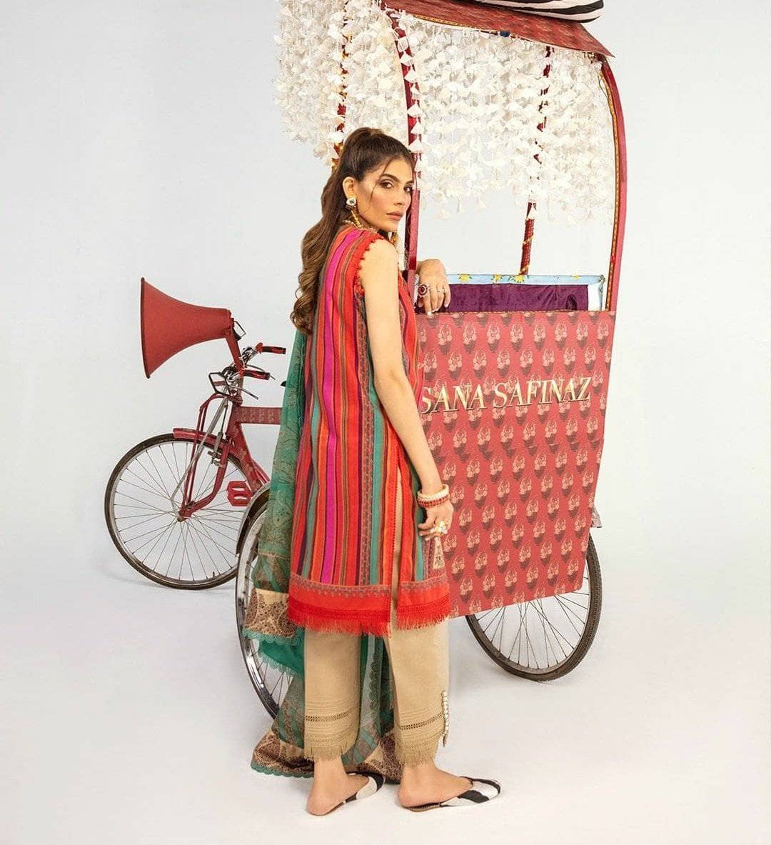 img_sana_safinaz_mahay_lawn_2021_awwal_boutique