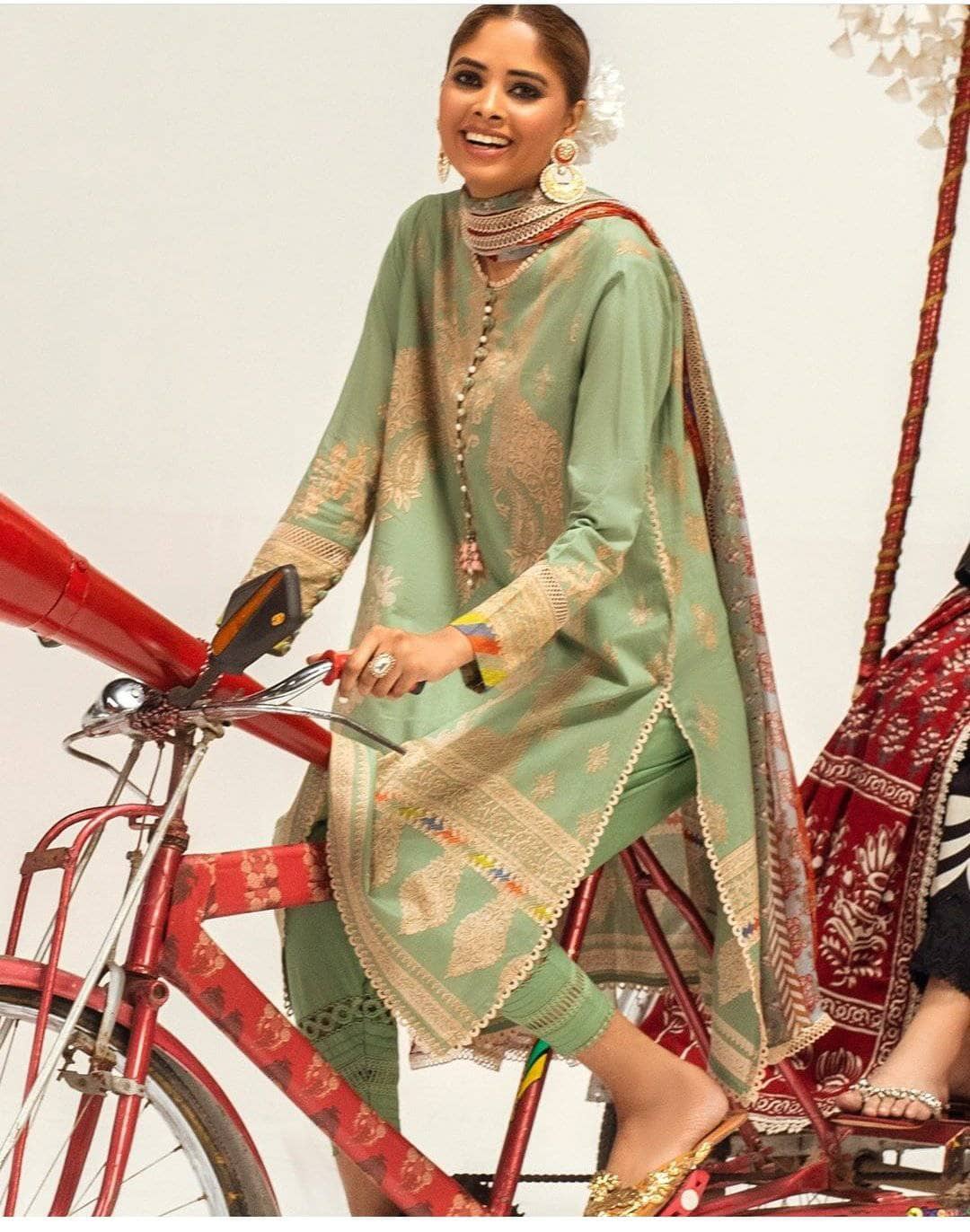 img_sana_safinaz_mahay_lawn_2021_awwal_boutique