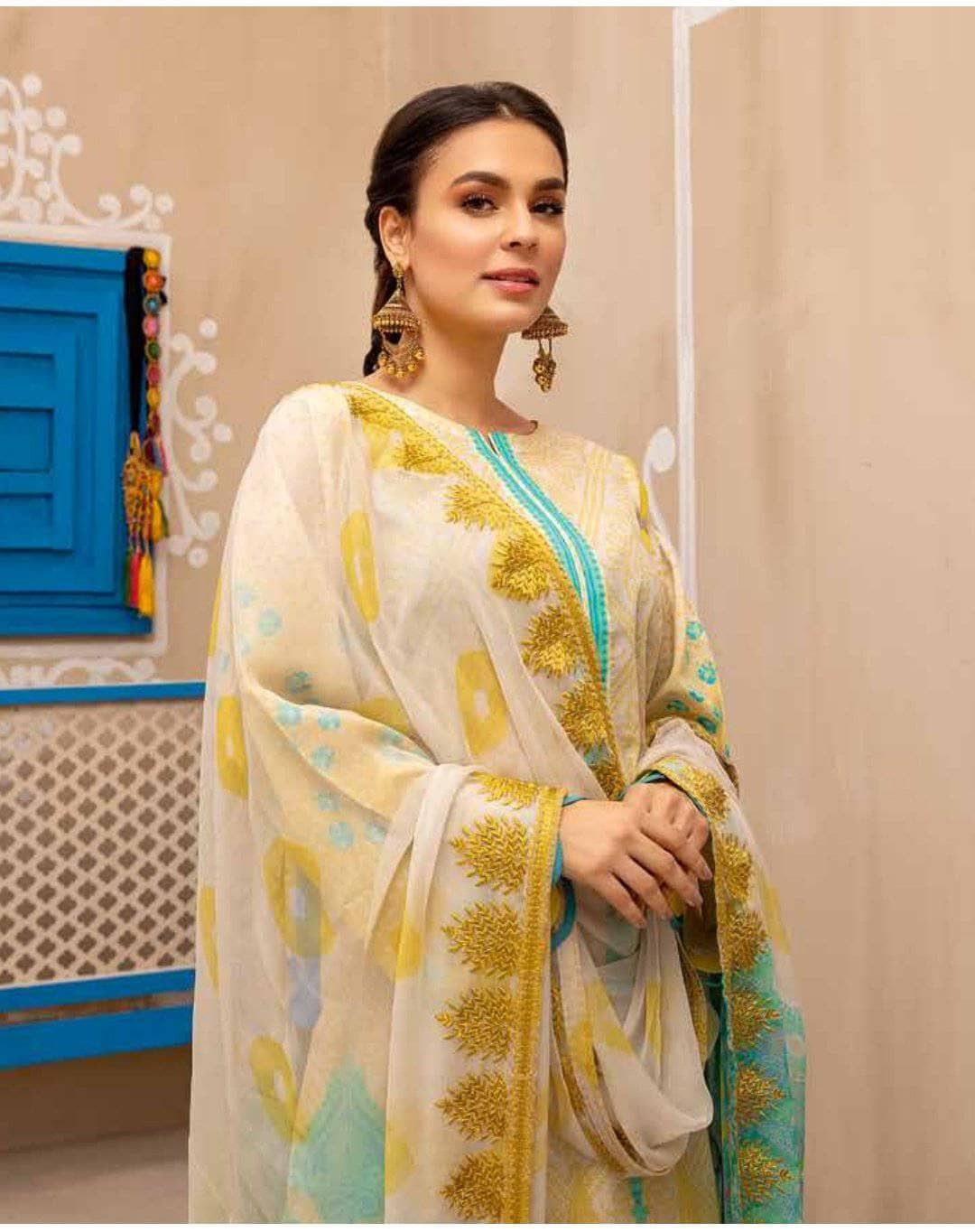 img_charizma_chunari_lawn_awwal_boutique