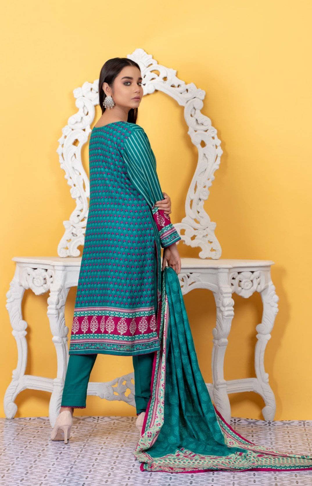 img_sahil_economy_lawn_collection_awwal_boutique_black_and_white