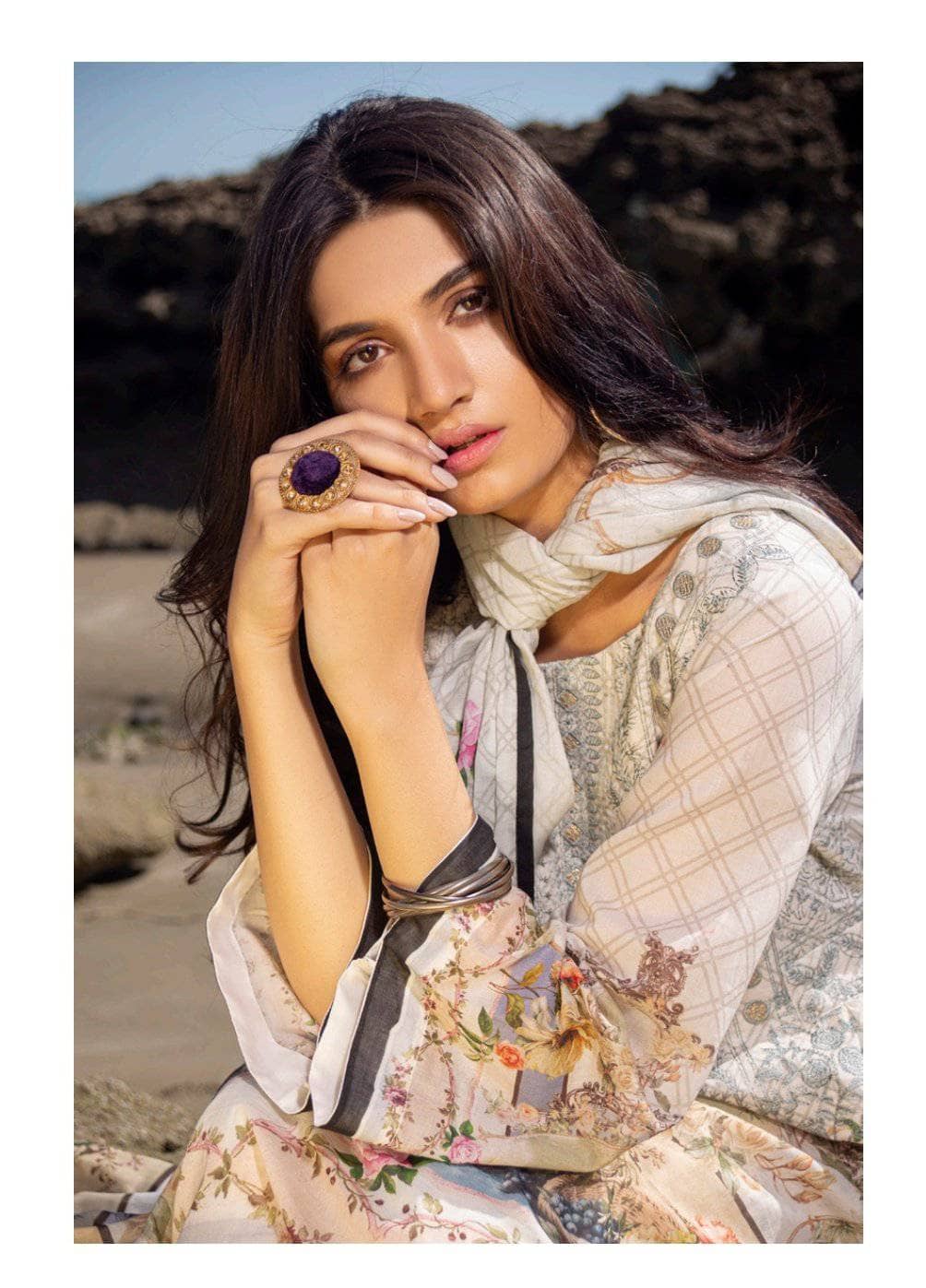 img_ravishing_embroidered_lawn_by_z_s_textiles_awwal_boutique