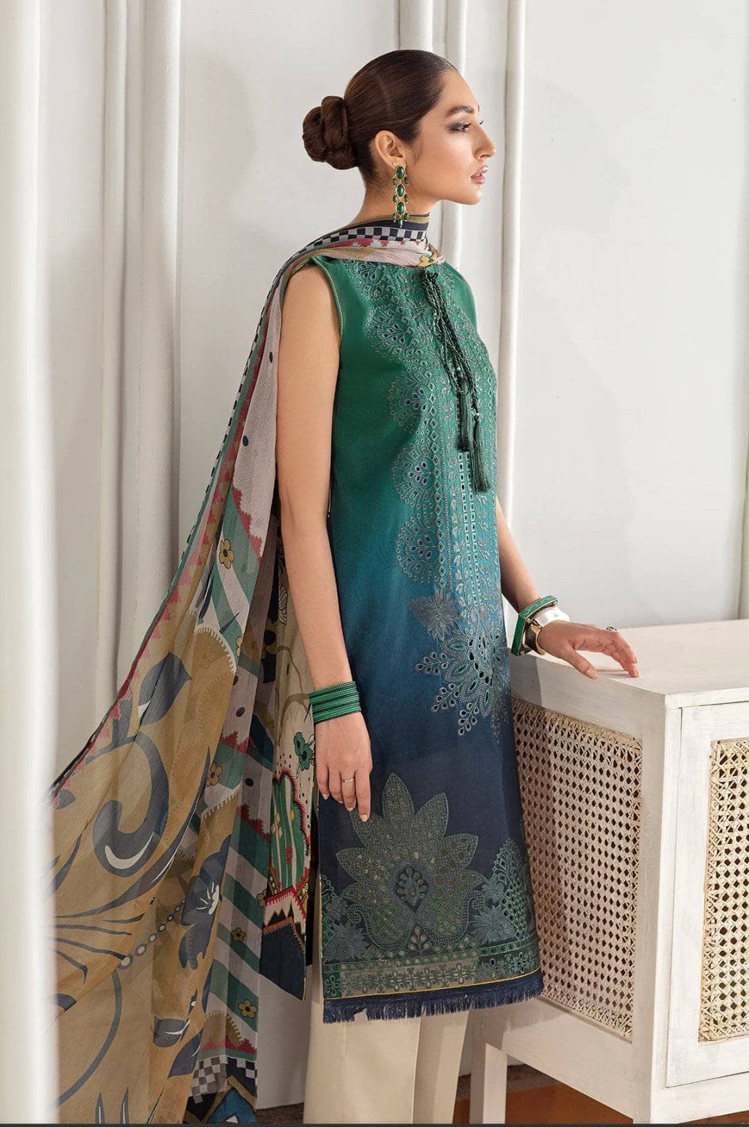 img_baroque_fuchsia_lawn_2021_awwal_boutique