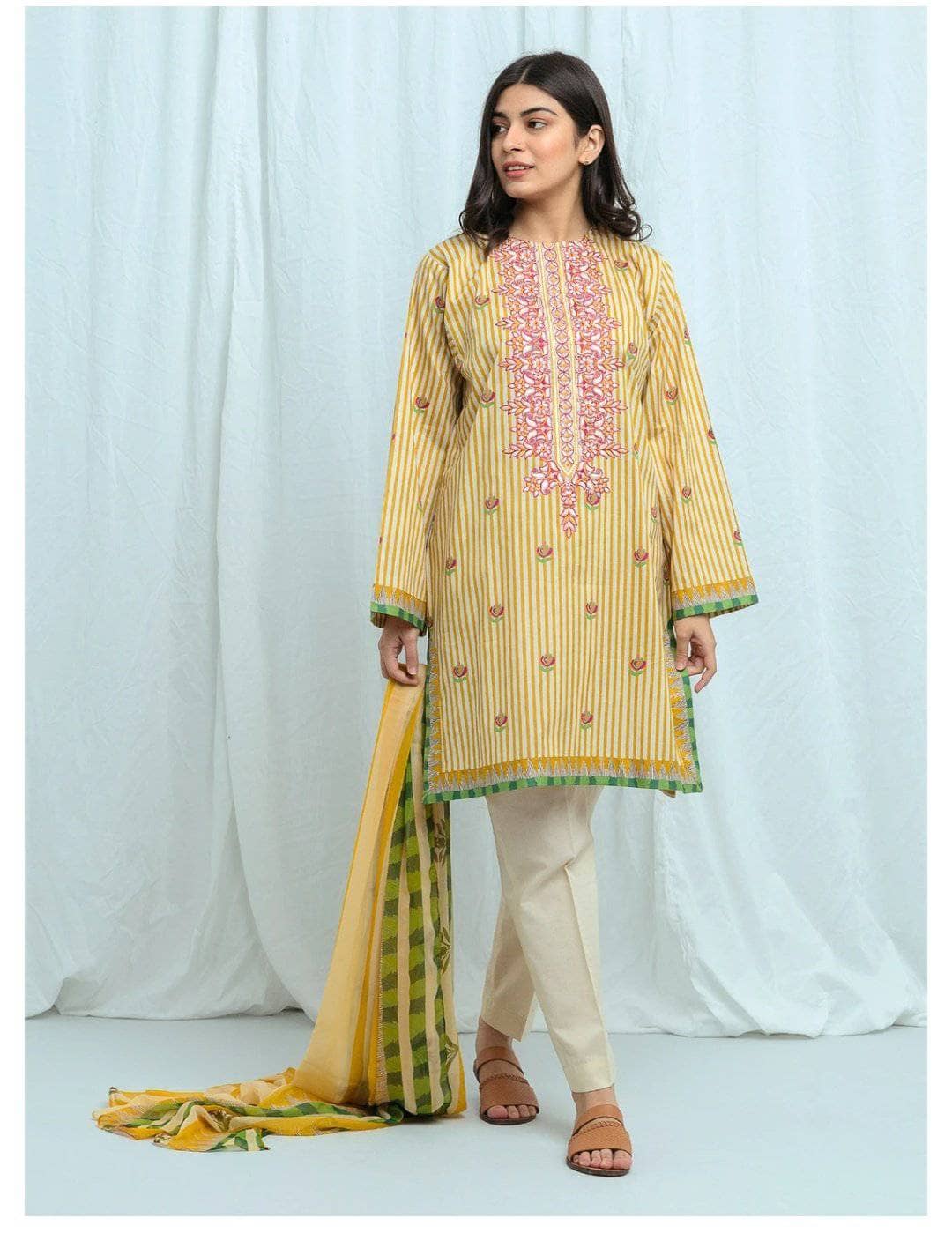 img_beechtree_lawn_2021_awwal_boutique