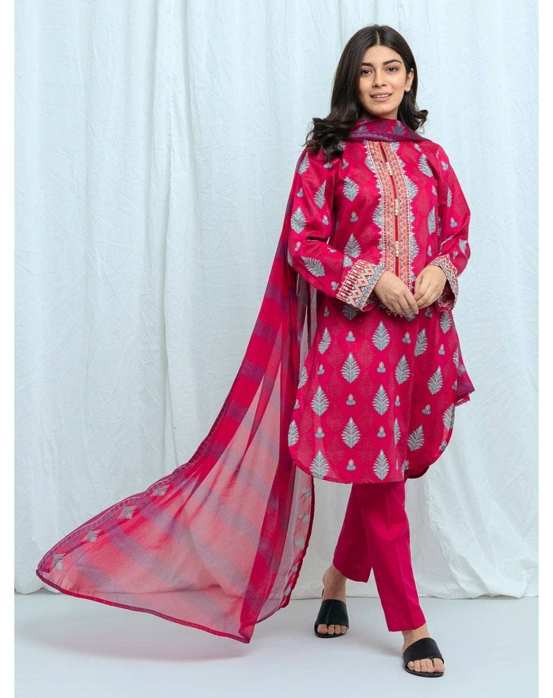 img_beechtree_lawn_2021_awwal_boutique