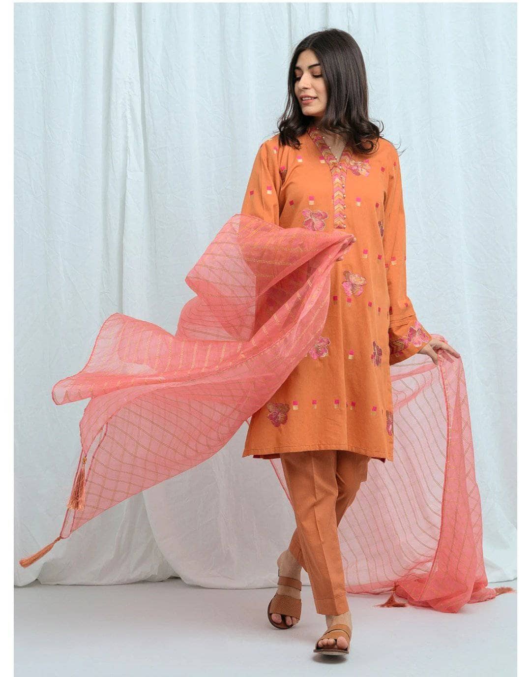 img_beechtree_lawn_2021_awwal_boutique