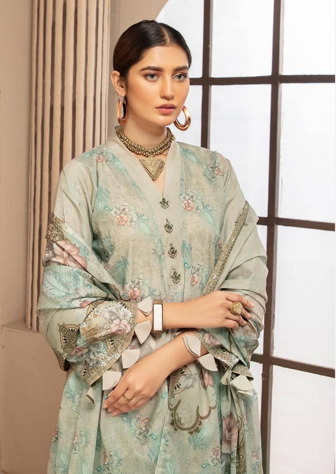 img_guzel_chikankari_embroidered_lawn_with_, Makhmal_Lawn_dupatta_awwal_boutique