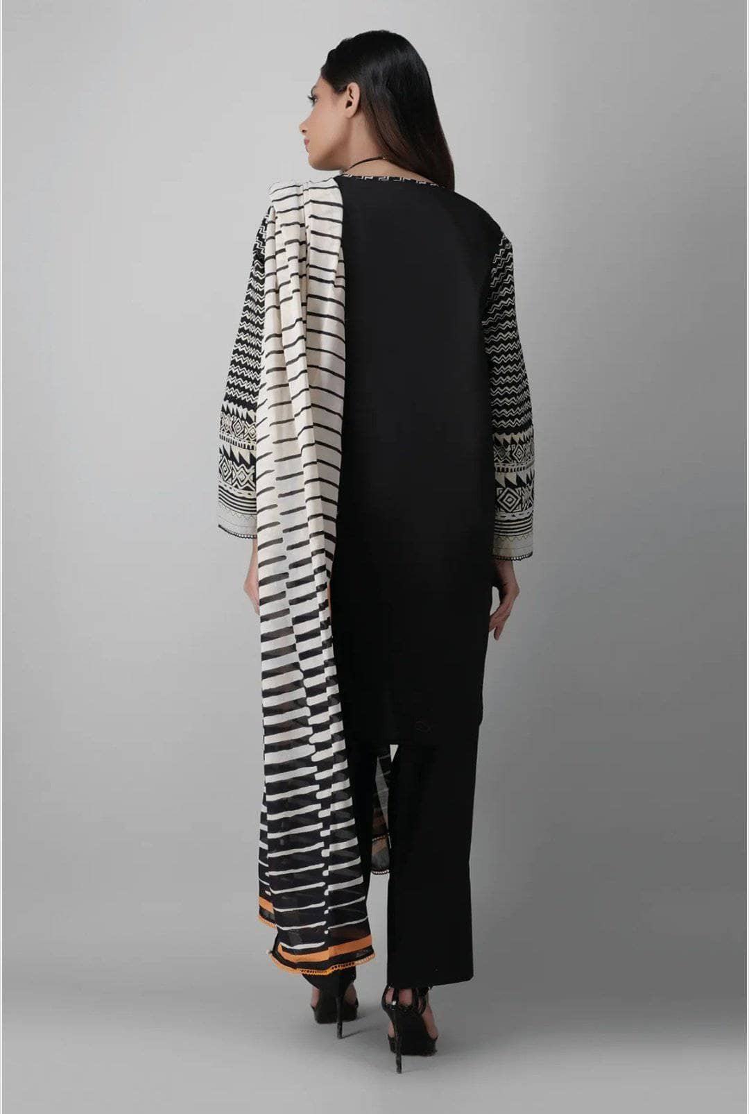 img_khaadi_lawn_2021_awwal_boutique