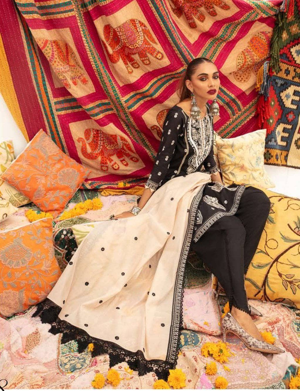 img_zainab_chottani_tahra_eid_lawn_2021_awwal_boutique