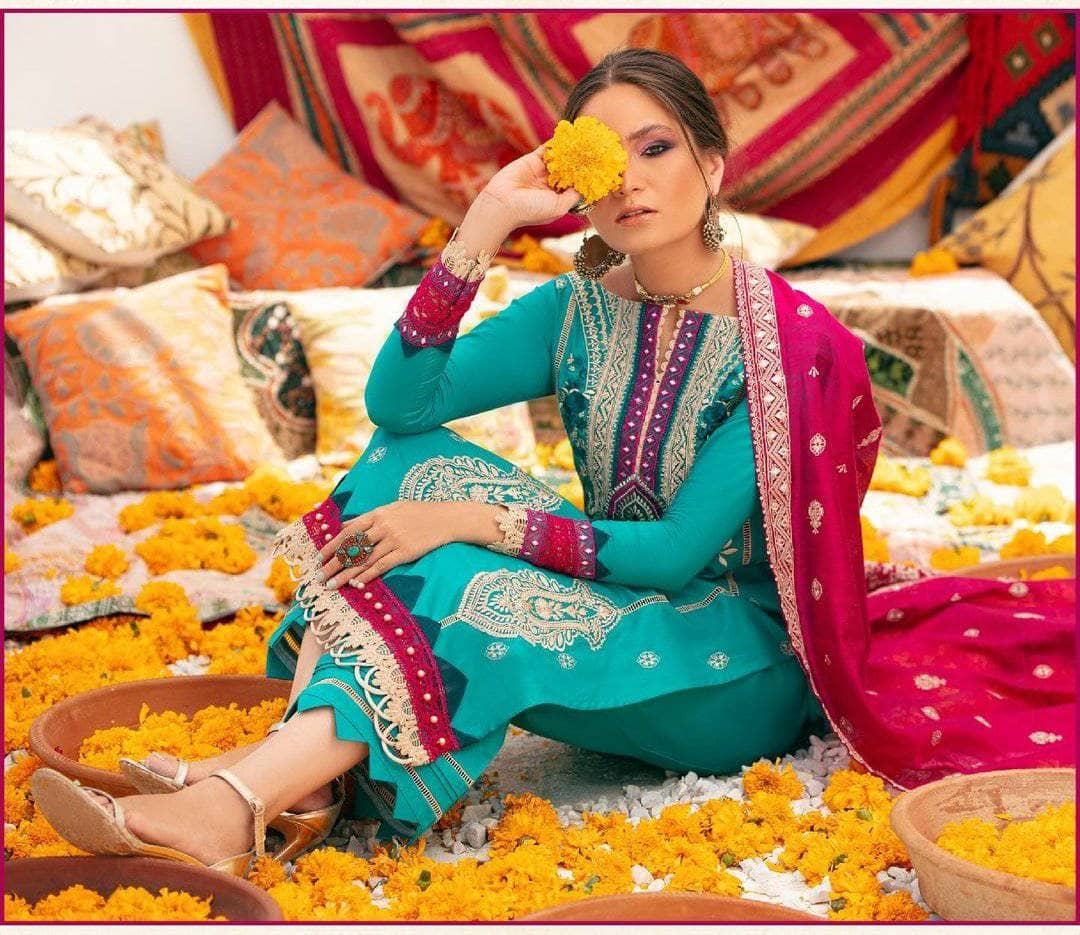 img_zainab_chottani_tahra_eid_lawn_2021_awwal_boutique