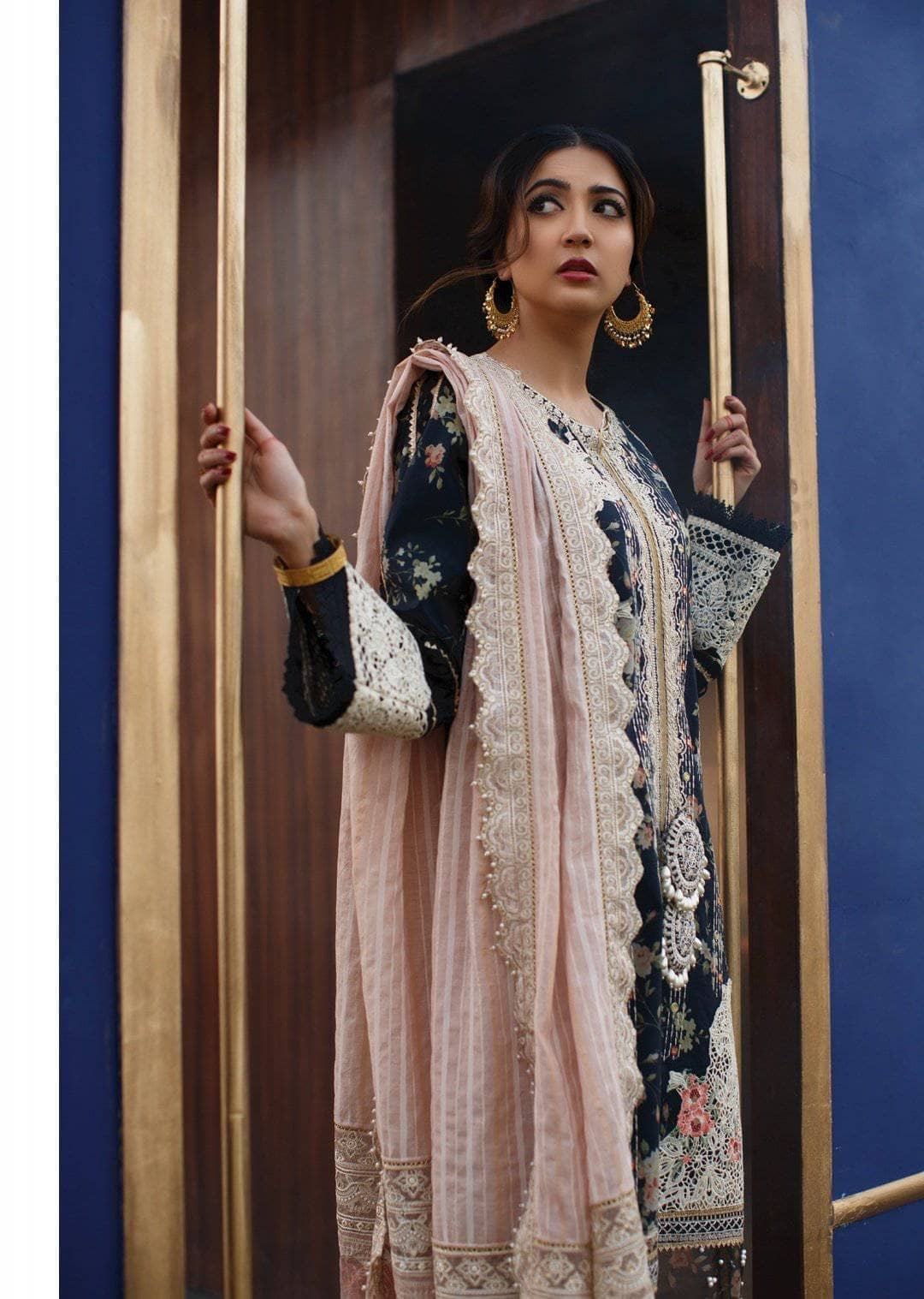 img_qalamkar_luxury_lawn_2021_awwal_boutique