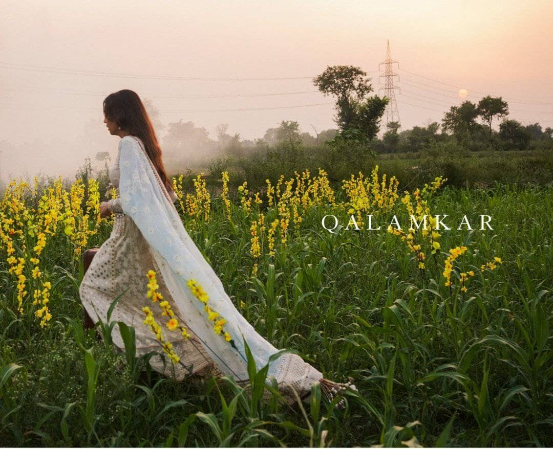 img_qalamkar_luxury_lawn_2021_awwal_boutique