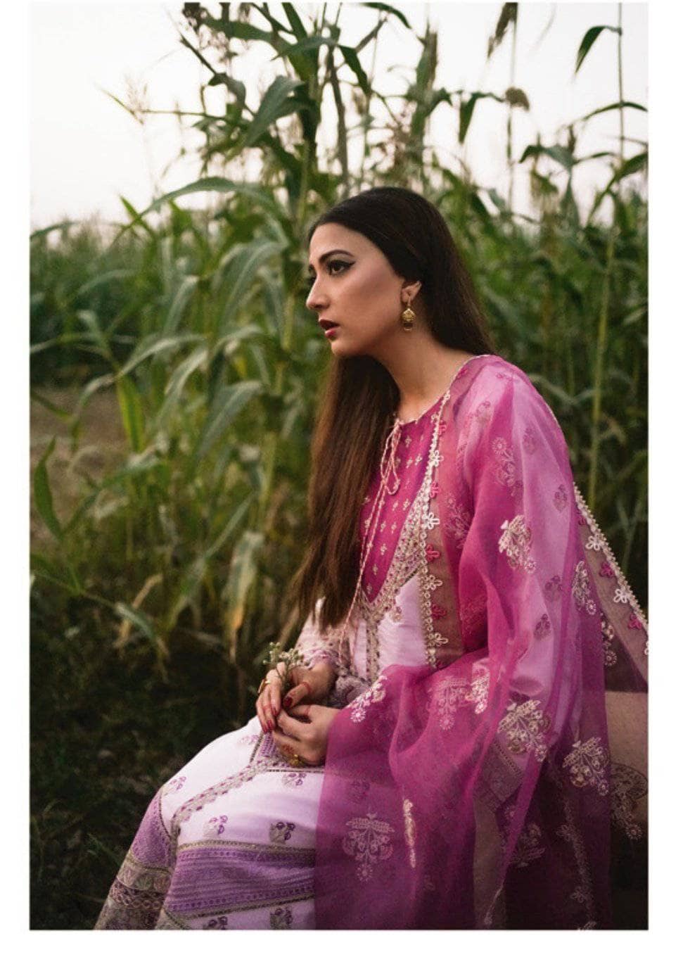 img_qalamkar_luxury_lawn_2021_awwal_boutique