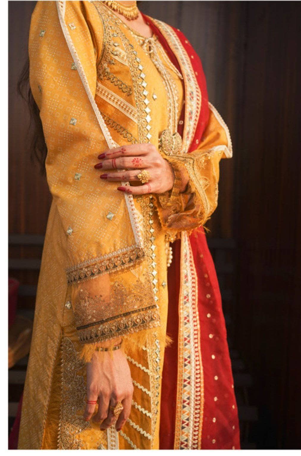 img_qalamkar_luxury_lawn_2021_awwal_boutique