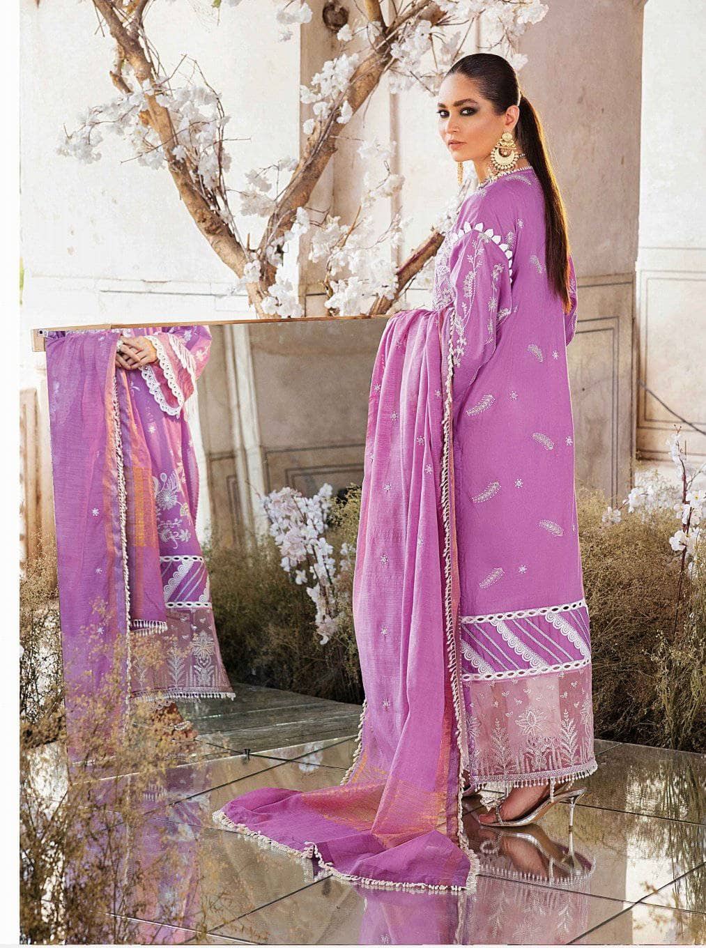 img_afrozeh_luxury_lawn_2021_awwal_boutique