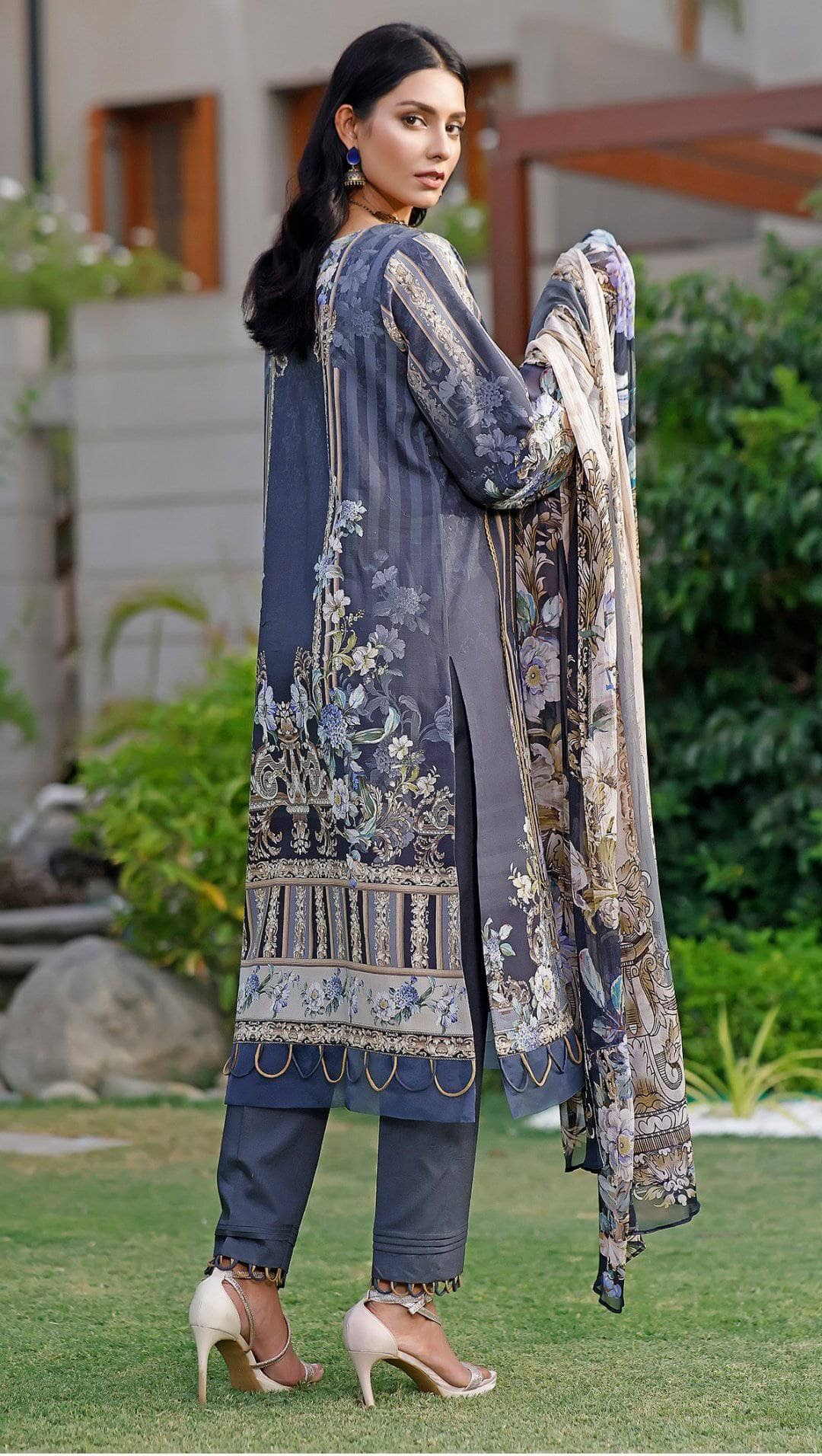 img_jade_urbane_embroidered_lawn_2021_awwal_boutique