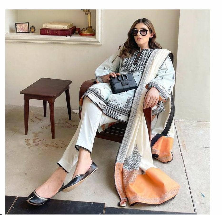 Spotted in Zara Shahjahan Coco Luxury/ZCE21- 7B