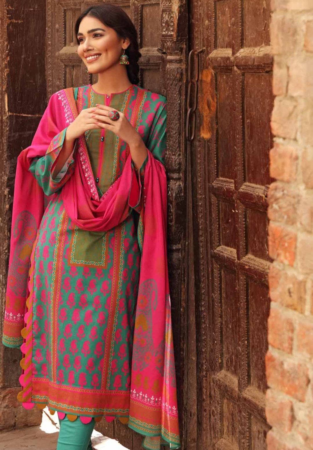 img_gul_ahmed_organic_lawn_2021_awwal_boutique