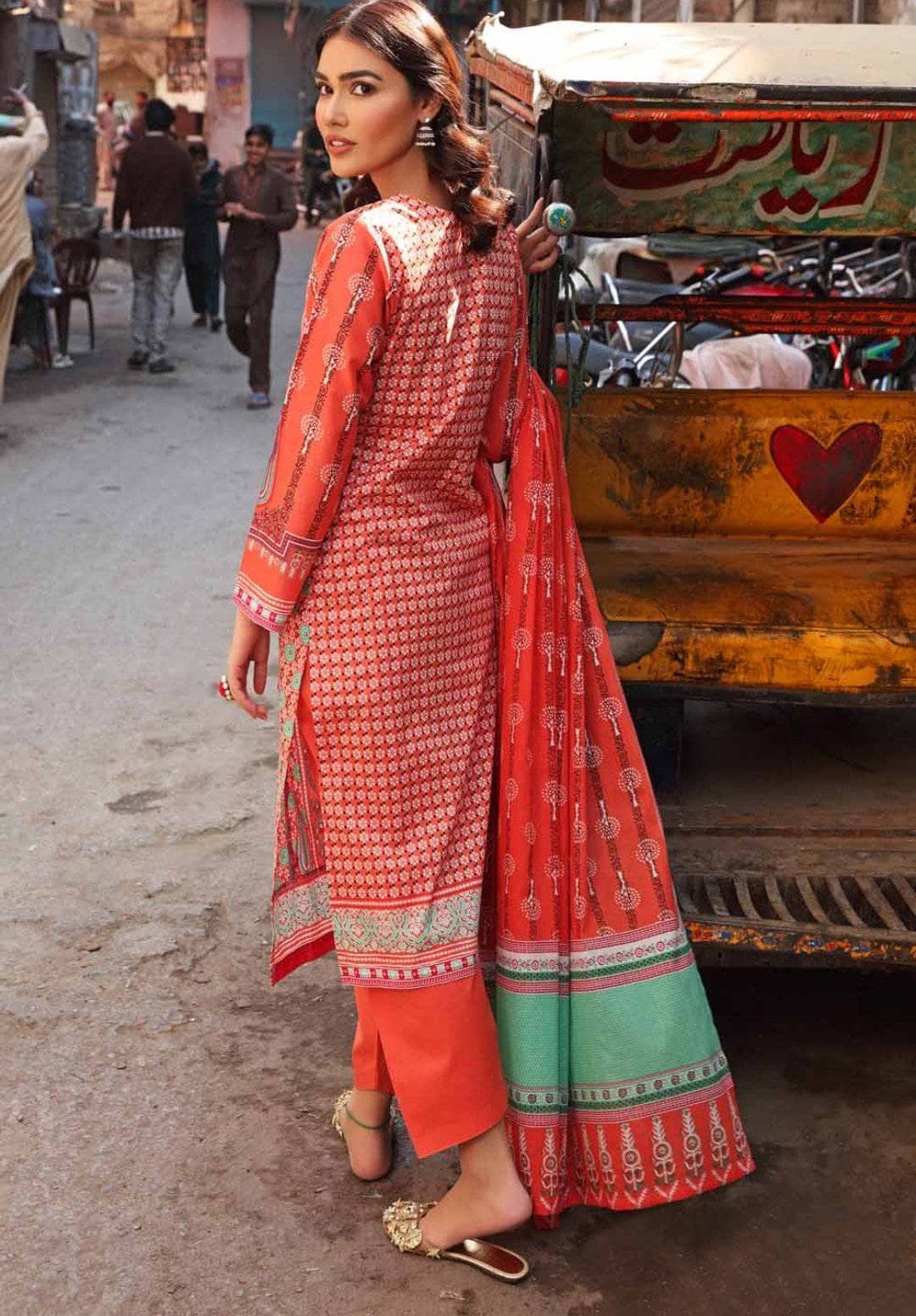 img_gul_ahmed_organic_lawn_2021_awwal_boutique