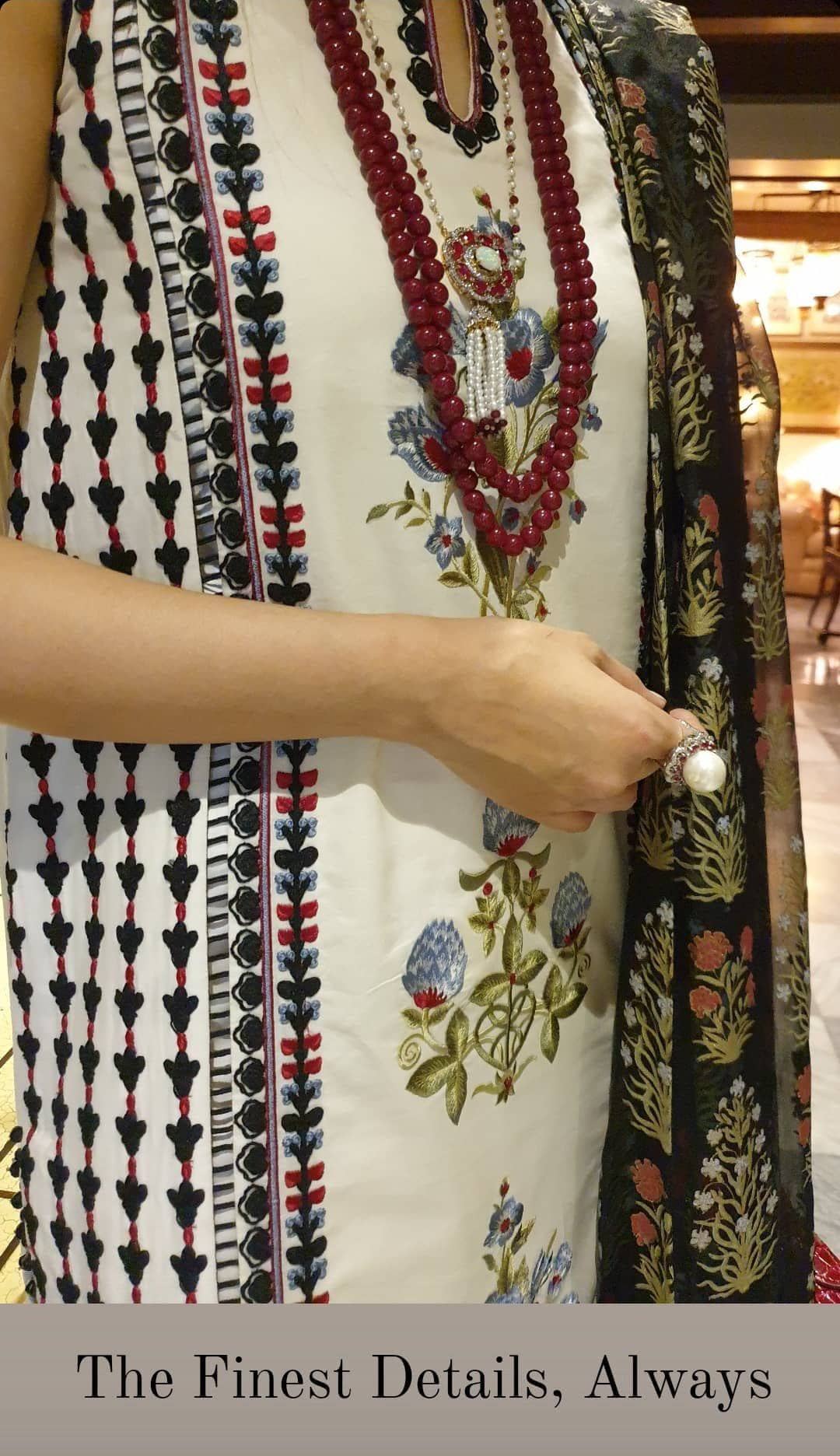 img_crimson_lawn_by_saira_shakira_2021_awwal_boutique