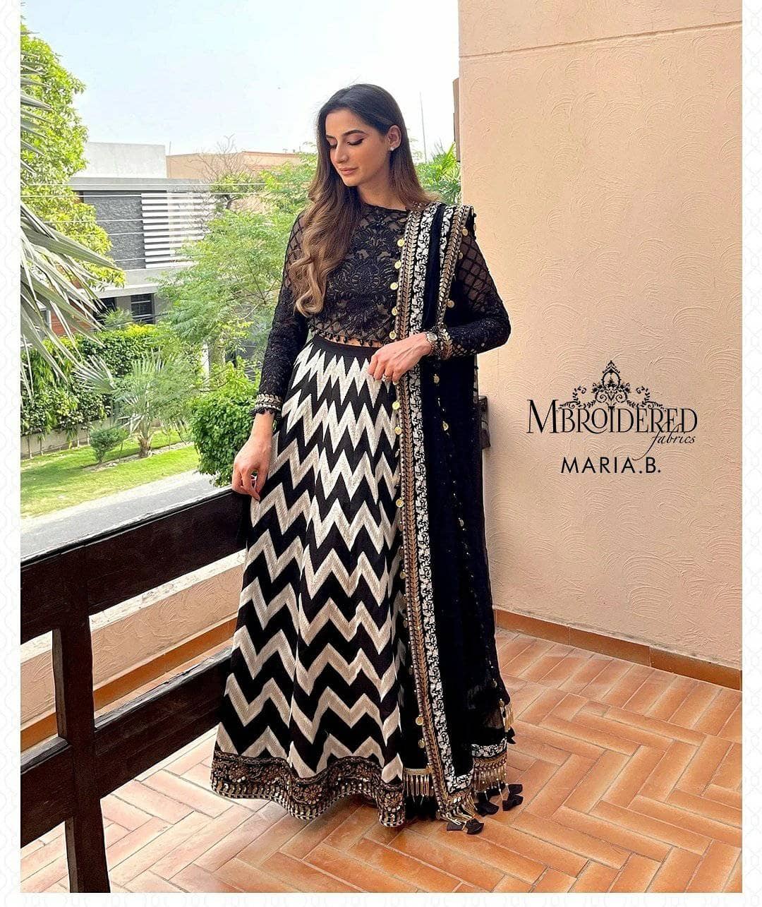 img_maria_b_mbroidered_chiffon_2021_awwal_boutique