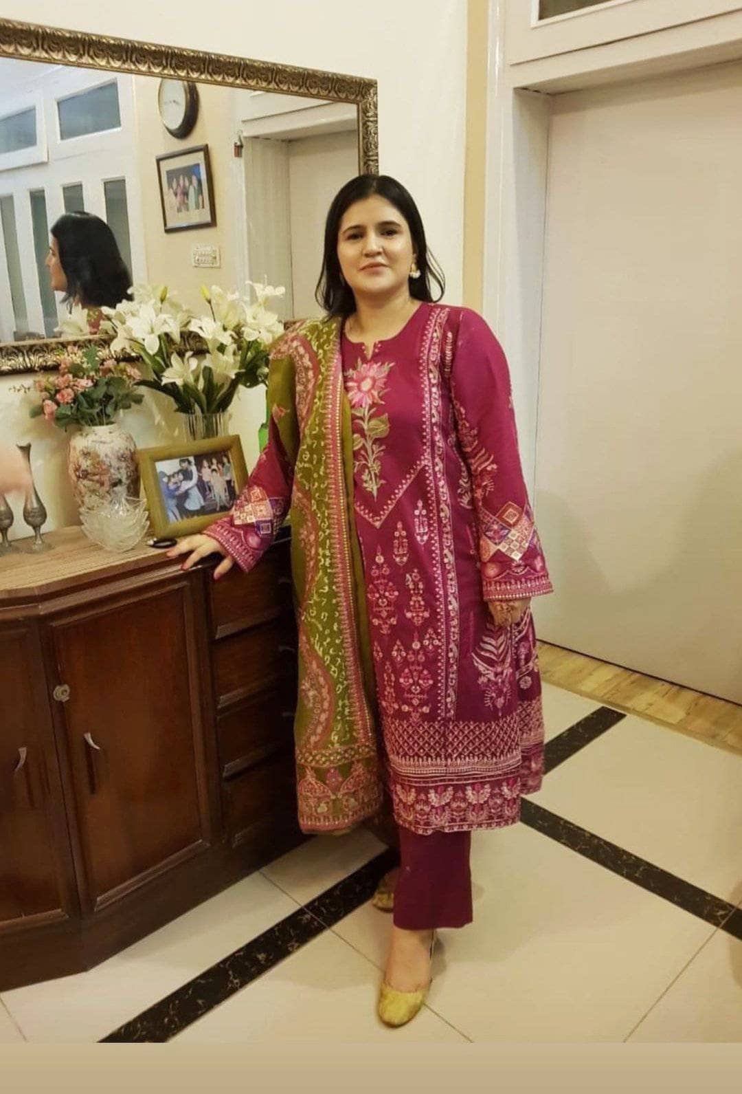 img_maryam_hussain_luxury_lawn_2021_awwal_boutique