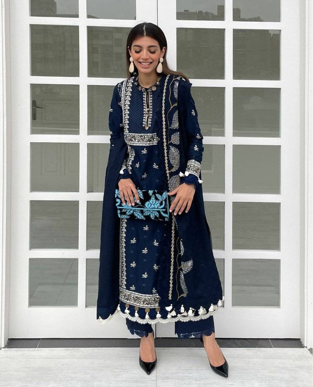 Spotted in Zaha Festive Lawn/JINANI (ZF21-02)