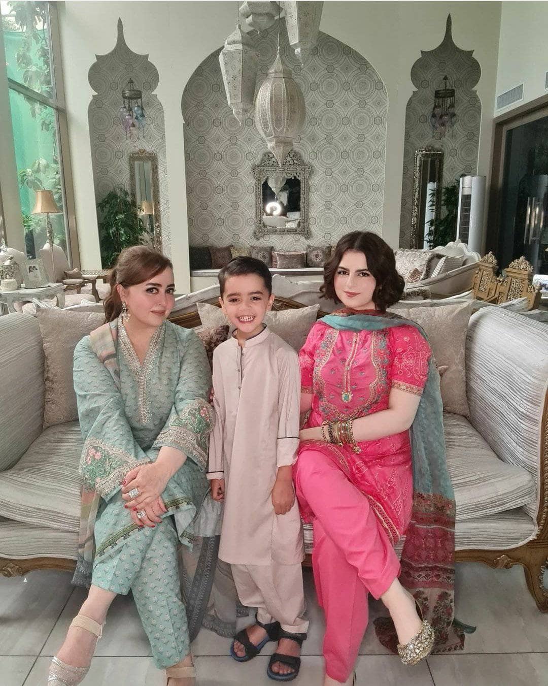 img_maria_b_m_prints_lawn_2021_awwal_boutique