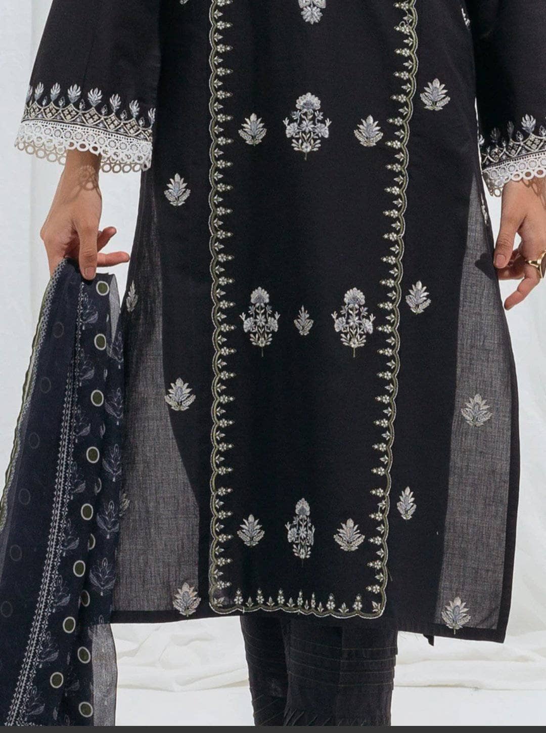 img_beechtree_lawn_2021_awwal_boutique