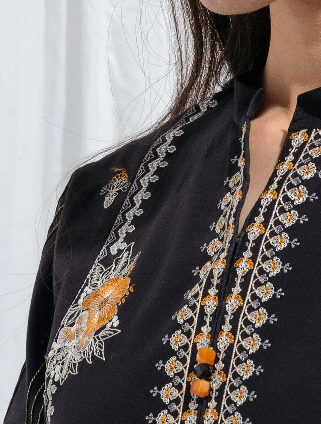 img_beechtree_monochrome_lawn_2021_awwal_boutique