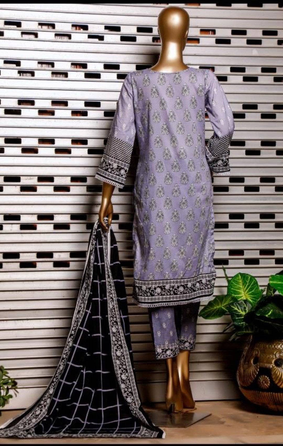 img_rangeli_gold_black_and_white_collection_awwal_boutique