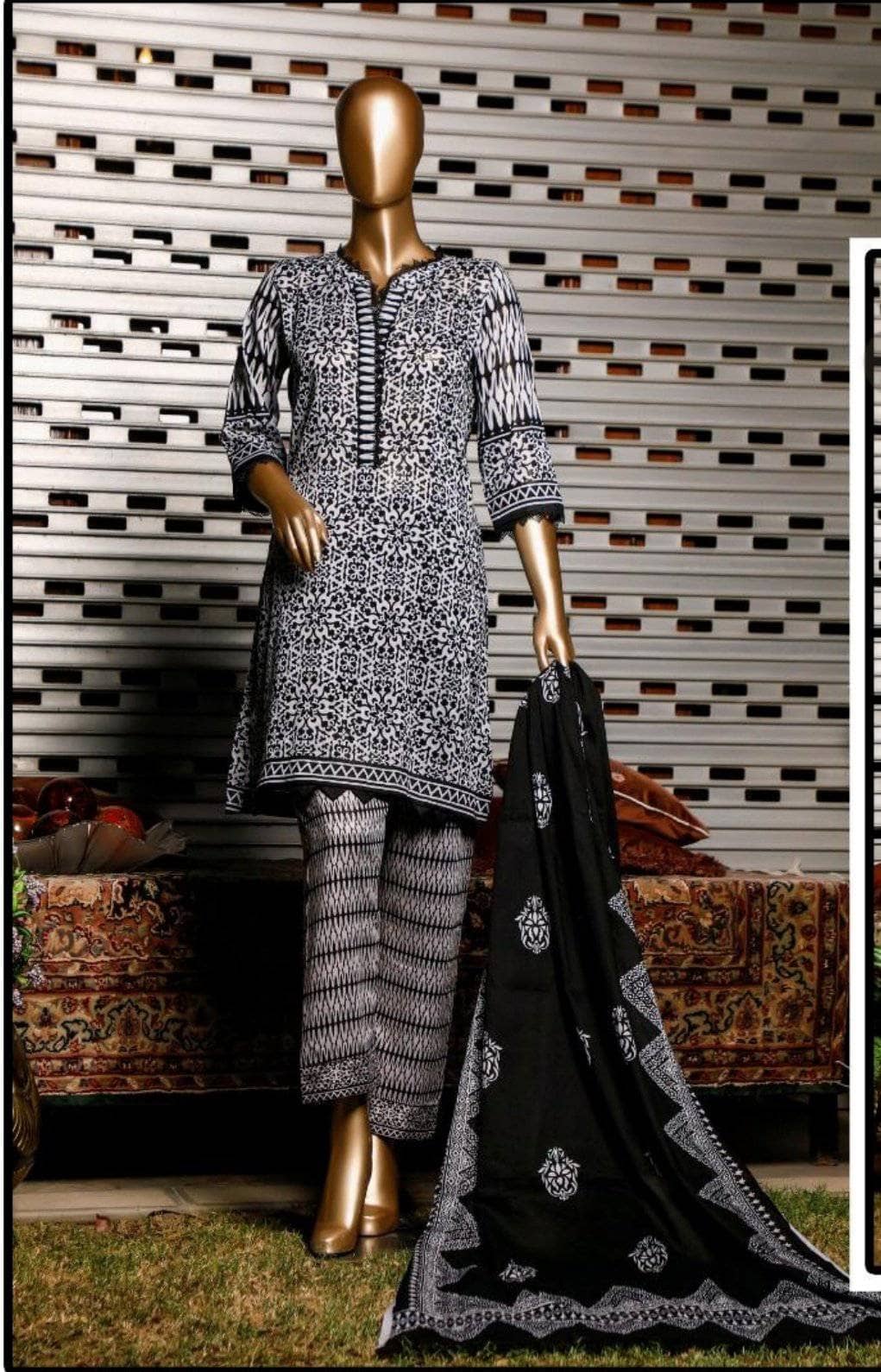 img_rangeli_gold_black_and_white_collection_awwal_boutique