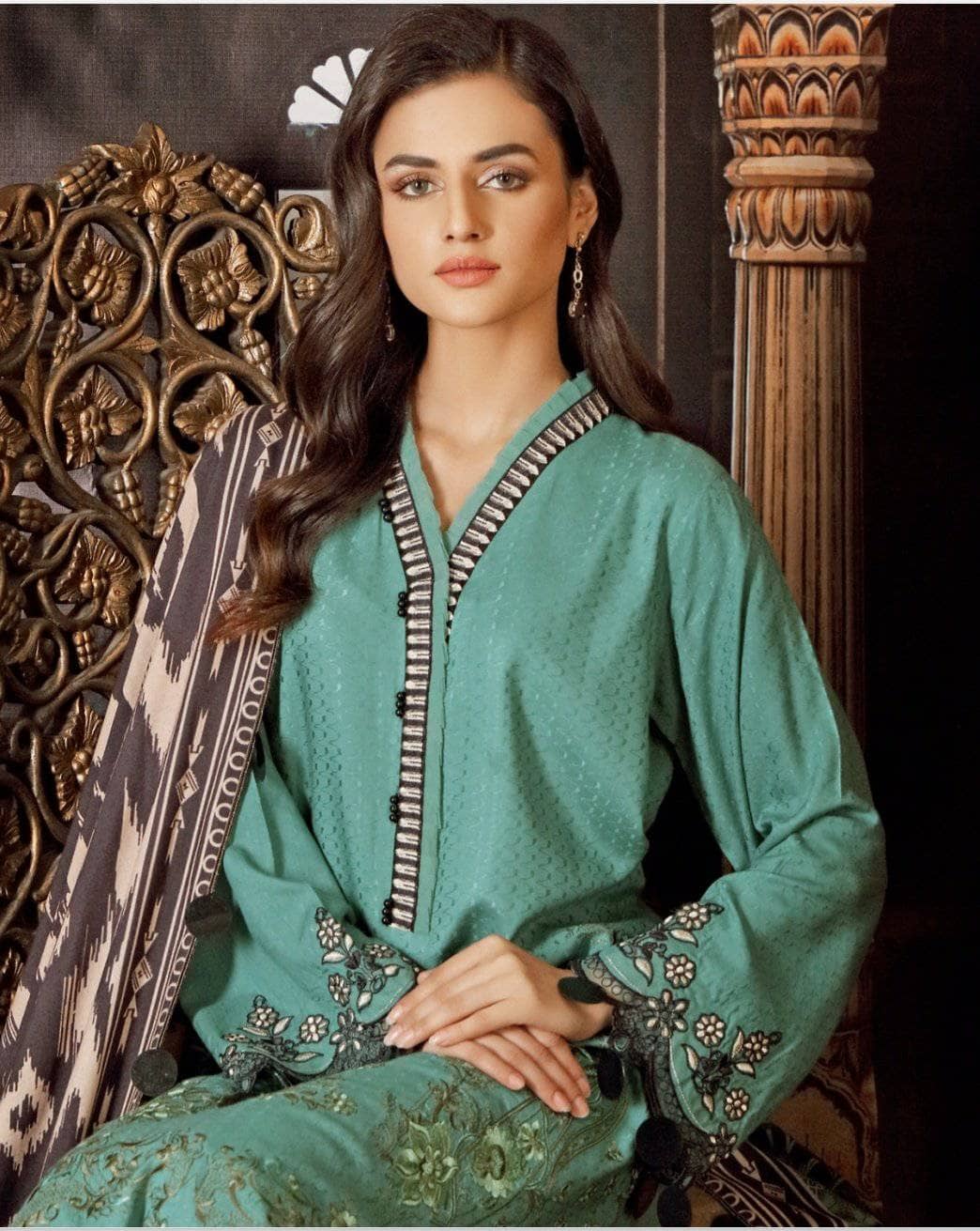 img_charizma_marina_embroidered_shawl_awwal_boutique