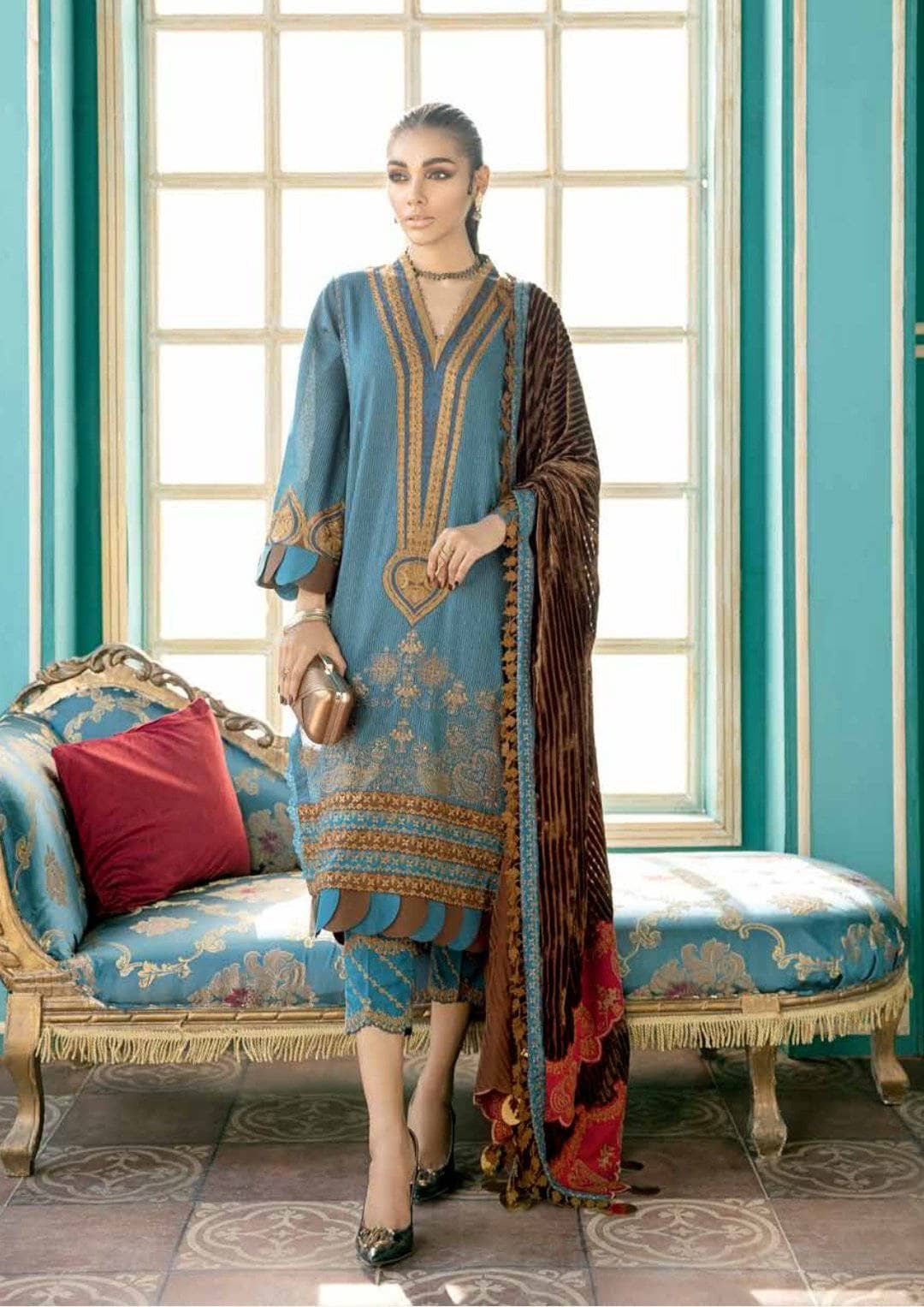 img_charizma_signature_velvet_shawls_awwal_boutique