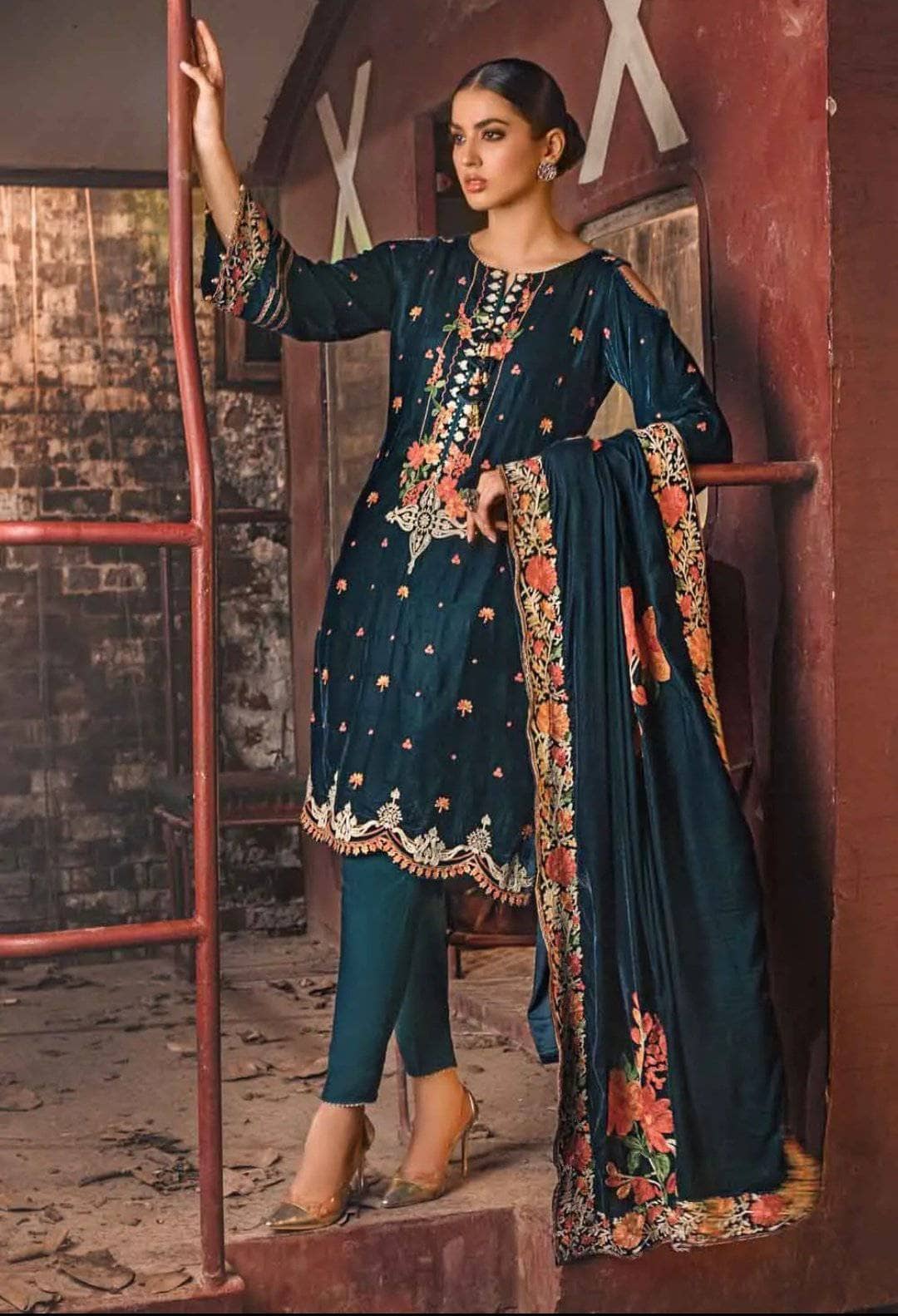 img_gul_ahmed_winter_awwal_boutique