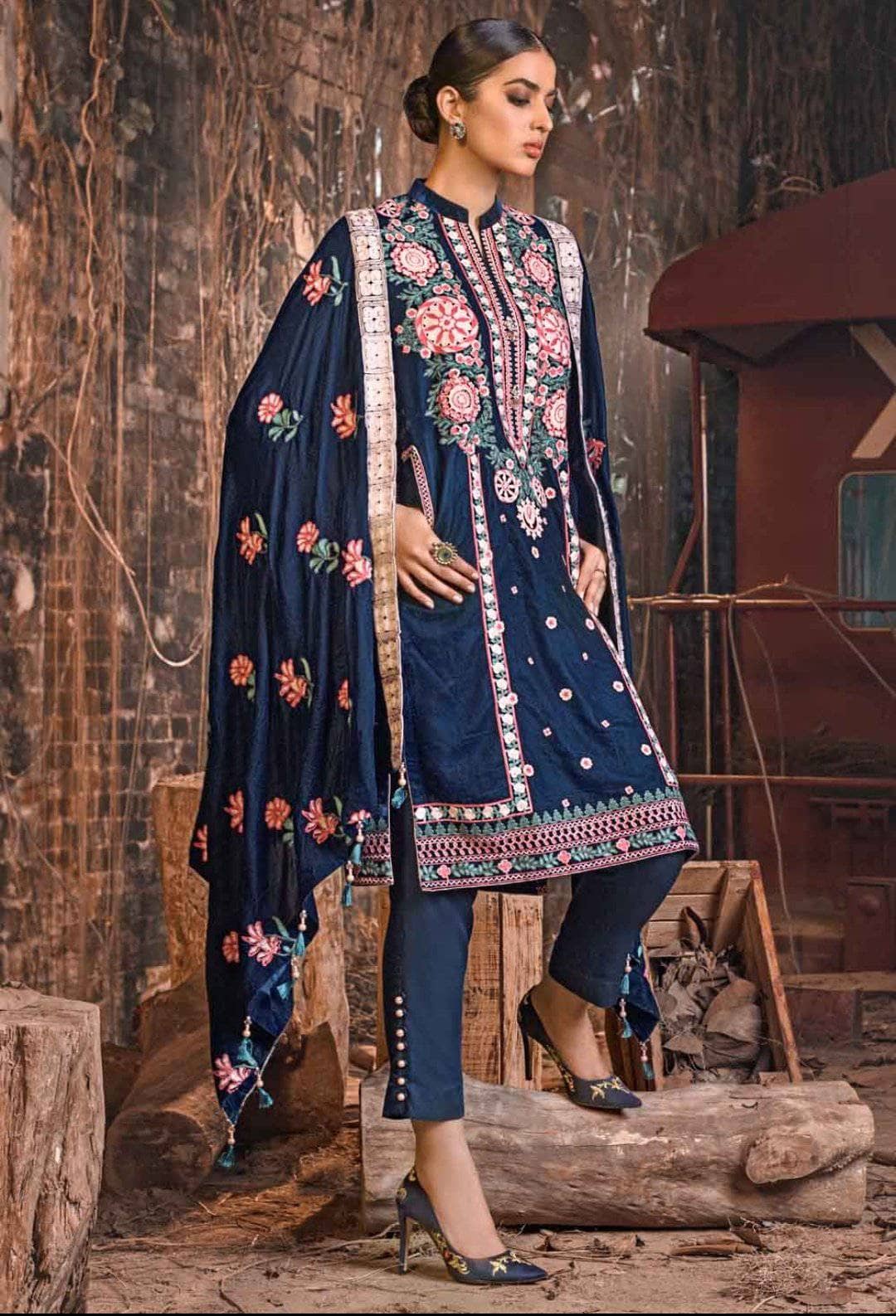 img_gul_ahmed_winter_awwal_boutique