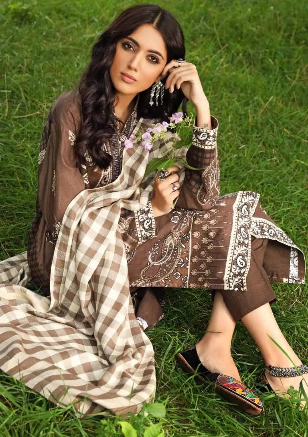 img_gul_ahmed_winter_pakistani_suits_awwal_boutique